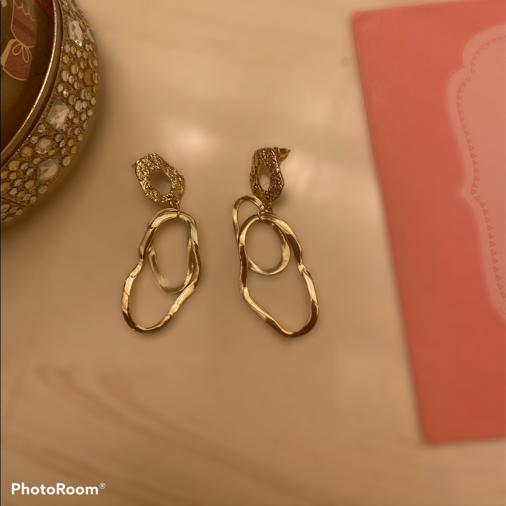 Light gold earrings